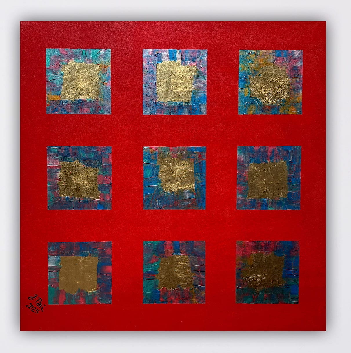 Quadratisch rot mit Metalloberfläche