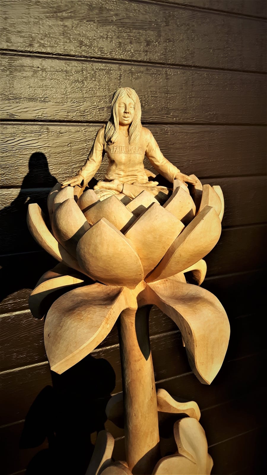 LotusThron von Christof Seiser