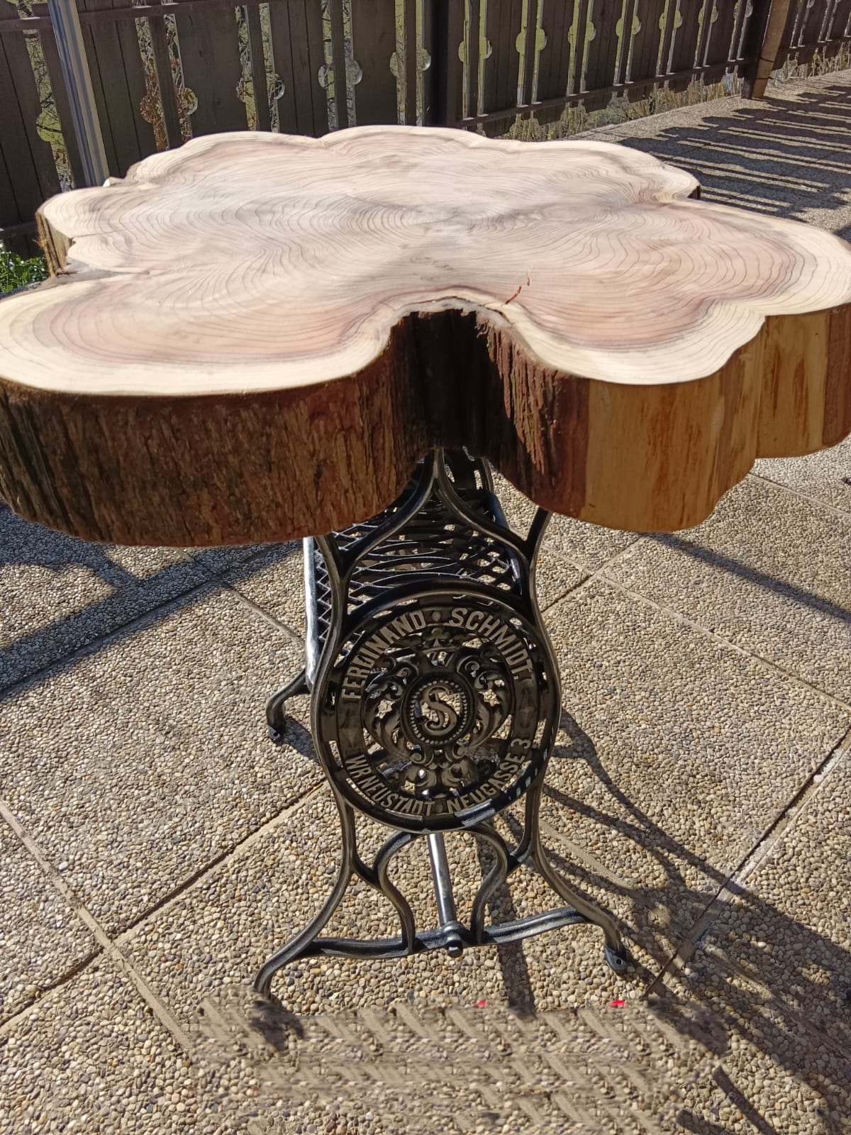 Tisch von Anna Zmugg