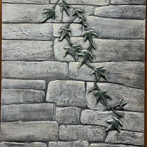 Kletterpflanzen auf Steinwand