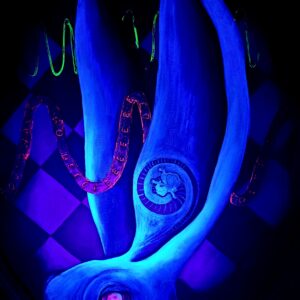 Soundwaves go deep UV-Version